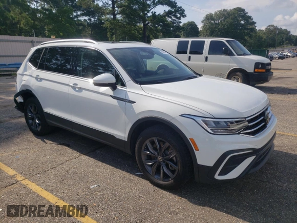 2022 Volkswagen Tiguan SE z VIN 3VV3B7AX9NM177342, wystawiony jako Copart lot #62264715 z przebiegiem 35 413 mil mil oraz Szkoda całkowita • Salvage title. Historia ofert i sprzedaży dostępna na DreamBid. Obrazek 4.