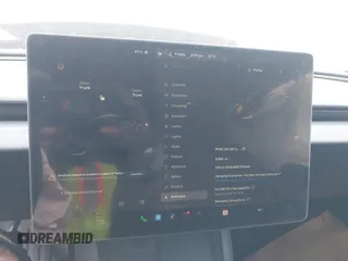 2024 Tesla Model 3 z VIN 5YJ3E1EA8RF755840, wystawiony jako IAAI lot #41677744 z przebiegiem 9 695 mil mil oraz . Historia ofert i sprzedaży dostępna na DreamBid. Obrazek 17.