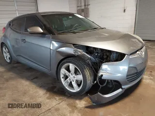 2013 Hyundai Veloster w/Gray Int with VIN KMHTC6AD4DU117924, listed as a IAAI auction lot 41339465 with 156,004 mi miles. Bid and sale history available at carsss.com. Image 6.