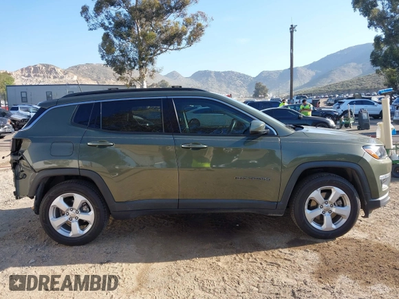 2018 Jeep Compass Latitude with VIN 3C4NJCBB2JT462065, listed as a IAAI auction lot 41985263 with 38,863 mi miles. Bid and sale history available at carsss.com. Image 14.