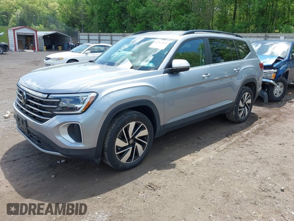 2024 Volkswagen Atlas SE with VIN 1V2HR2CA4RC577309, listed as a IAAI auction lot 42107825 with 25,694 mi miles and . Bid and sale history available at DreamBid. Image 2.