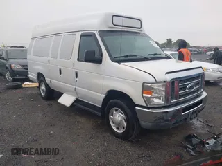 2013 Ford E-Series Commercial z VIN 1FTNS2ELXDDB18537, wystawiony jako IAAI lot #42145327 z przebiegiem 101 154 mil mil oraz . Historia ofert i sprzedaży dostępna na DreamBid. Obrazek 1.