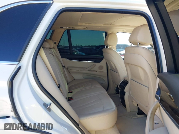 2014 BMW X5 sDrive35i with VIN 5UXKR2C53E0C01692, listed as a IAAI auction lot 41727216 with 135,985 mi miles. Bid and sale history available at carsss.com. Image 8.