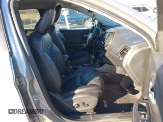 2019 Jeep Cherokee Limited with VIN 1C4PJMDN0KD180598, listed as a IAAI auction lot 41433530 with 137,398 mi miles. Bid and sale history available at carsss.com. Image 5.