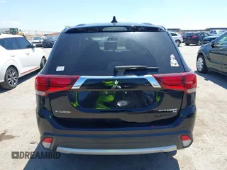 2018 Mitsubishi Outlander SE z VIN JA4AD3A32JZ067046, wystawiony jako IAAI lot #42098647 z przebiegiem 66 028 mil mil oraz . Historia ofert i sprzedaży dostępna na DreamBid. Obrazek 16.