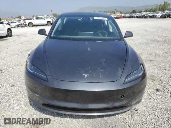 2025 Tesla Model 3 Long Range z VIN 5YJ3E1EA3SF979586, wystawiony jako Copart lot #54430125 z przebiegiem 3 530 mil mil oraz Szkoda całkowita • Salvage title. Historia ofert i sprzedaży dostępna na DreamBid. Obrazek 5.