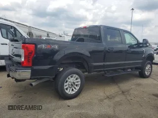 2018 Ford F-250 XL with VIN 1FT7W2B66JEB27124, listed as a Copart auction lot 63803635 with 35,378 mi miles and Salvage title. Bid and sale history available at DreamBid. Image 3.
