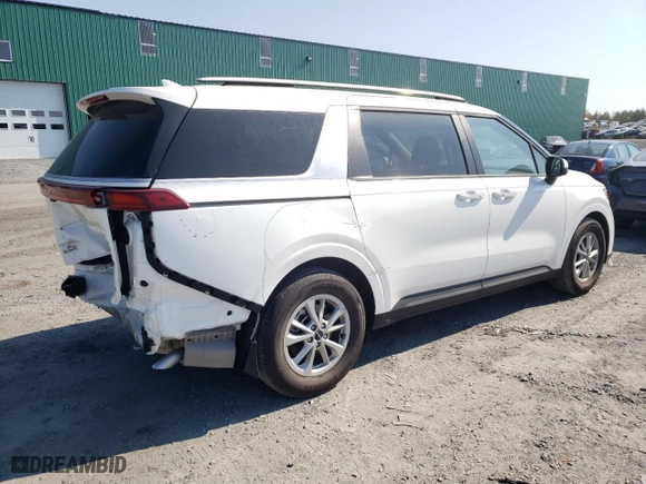 2024 Kia Carnival LX with VIN KNDNB5H34R6450188, listed as a Copart auction lot 79611194 with 5,382 mi miles and Salvage Title. Bid and sale history available at carsss.com. Image 3.