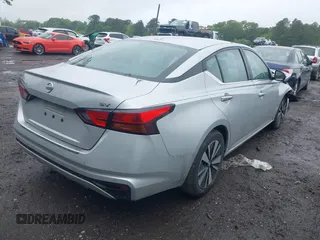 2021 Nissan Altima SV with VIN 1N4BL4DV6MN343648, listed as a IAAI auction lot 42321888 with 18,232 mi miles and . Bid and sale history available at DreamBid. Image 4.