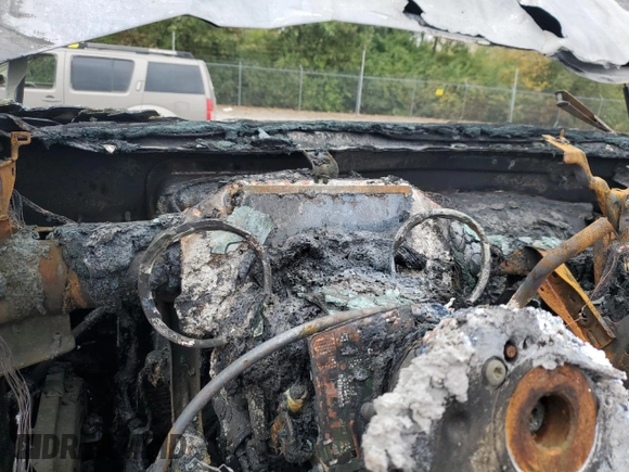 2018 Ford F-350 XL z VIN 1FT8W3BT1JEB07119, wystawiony jako Copart lot #74050494 z przebiegiem Nie podano mil oraz Nie do naprawy • Non repairable. Historia ofert i sprzedaży dostępna na DreamBid. Obrazek 9.