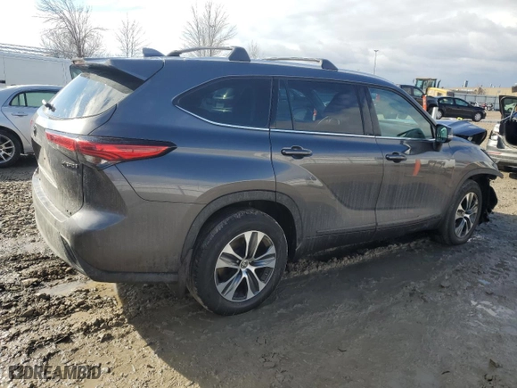 2022 Toyota Highlander Hybrid XLE with VIN 5TDGBRCH0NS555520, listed as a Copart auction lot 46506565 with 40,900 mi miles and Salvage Title. Bid and sale history available at carsss.com. Image 3.