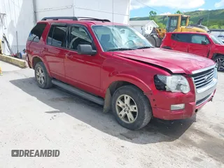 2010 Ford Explorer XLT z VIN 1FMEU7DE4AUA91577, wystawiony jako IAAI lot #42201407 z przebiegiem 177 757 mil mil oraz . Historia ofert i sprzedaży dostępna na DreamBid. Obrazek 1.