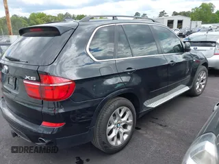 2013 BMW X5 xDrive35i z VIN 5UXZV4C58D0B21258, wystawiony jako IAAI lot #42189297 z przebiegiem 119 131 mil mil oraz . Historia ofert i sprzedaży dostępna na DreamBid. Obrazek 4.