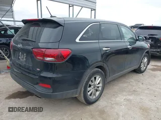 2019 Kia Sorento LX with VIN 5XYPG4A32KG467377, listed as a IAAI auction lot 41341804 with 62,997 mi miles. Bid and sale history available at carsss.com. Image 4.