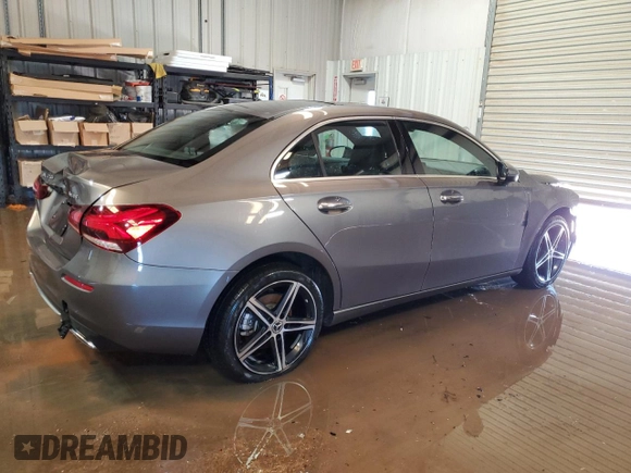 2022 Mercedes-Benz A 220 with VIN W1K3G4FB8NJ325155, listed as a Copart auction lot 46413264 with 18,461 mi miles and Clean title. Bid and sale history available at DreamBid. Image 3.
