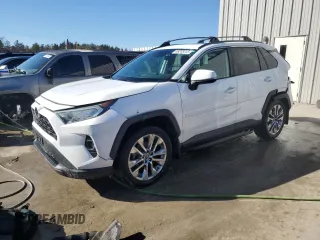 2019 Toyota RAV4 XLE Premium with VIN 2T3A1RFV5KW042879, listed as a Copart auction lot 46245415 with 92,238 mi miles and Salvage Title. Bid and sale history available at carsss.com. Image 1.