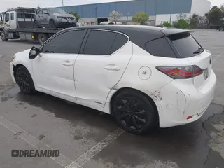 2013 Lexus CT 200h z VIN JTHKD5BH9D2172419, wystawiony jako IAAI lot #41968975 z przebiegiem 221 084 mil mil oraz . Historia ofert i sprzedaży dostępna na DreamBid. Obrazek 3.