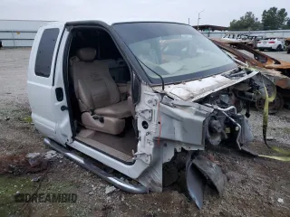 2003 Ford Super Duty F-250 XL with VIN 1FTNX21P33EC60490, listed as a Copart auction lot 86859084 with 0 mi miles and Non Repairable. Bid and sale history available at carsss.com. Image 4.