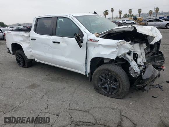 2021 Chevrolet Silverado 1500 LT Trail Boss with VIN 1GCPYFED0MZ439545, listed as a Copart auction lot 52602615 with 83,688 mi miles and Salvage Title. Bid and sale history available at DreamBid. Image 4.
