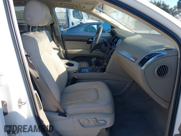 2011 Audi Q7 Premium Plus z VIN WA1LGAFEXBD010316, wystawiony jako IAAI lot #41407240 z przebiegiem 138 742 mil mil oraz . Historia ofert i sprzedaży dostępna na DreamBid. Obrazek 5.