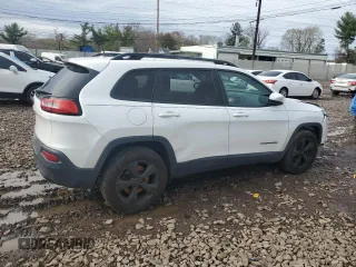 2018 Jeep Cherokee Latitude with VIN 1C4PJMCB7JD530301, listed as a Copart auction lot 51976255 with 0 mi miles and Salvage Title. Bid and sale history available at carsss.com. Image 3.
