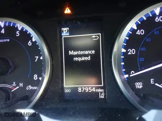 2018 Toyota Highlander LE with VIN 5TDBZRFHXJS825574, listed as a IAAI auction lot 41602075 with 87,954 mi miles. Bid and sale history available at carsss.com. Image 14.