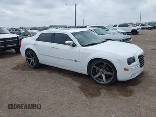 2008 Chrysler 300 C Hemi with VIN 2C3KA63HX8H335689, listed as a IAAI auction lot 41666535 with 140,505 mi miles. Bid and sale history available at carsss.com. Image 1.