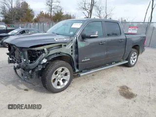 2022 Ram 1500 Big Horn z VIN 1C6SRFFT4NN381744, wystawiony jako IAAI lot #41621744 z przebiegiem 48 414 mil mil oraz . Historia ofert i sprzedaży dostępna na DreamBid. Obrazek 19.