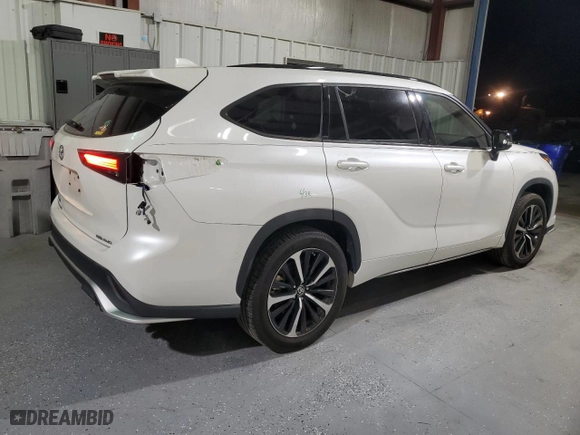 2021 Toyota Highlander XSE with VIN 5TDLZRBH0MS061538, listed as a Copart auction lot 85448864 with 76,237 mi miles and Salvage Title. Bid and sale history available at carsss.com. Image 3.