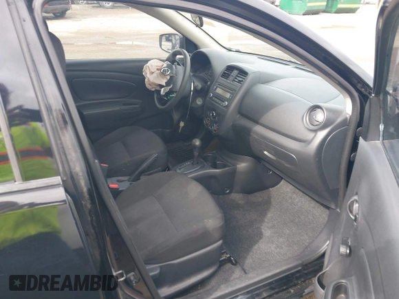 2016 Nissan Versa S z VIN 3N1CN7AP3GL907876, wystawiony jako IAAI lot #42134165 z przebiegiem 75 869 mil mil oraz . Historia ofert i sprzedaży dostępna na DreamBid. Obrazek 5.