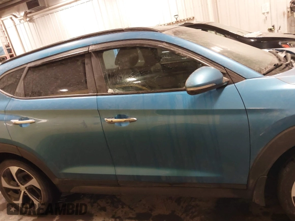 2016 Hyundai Tucson Limited with VIN KM8J33A27GU085639, listed as a IAAI auction lot 41733158 with 111,155 mi miles. Bid and sale history available at carsss.com. Image 14.