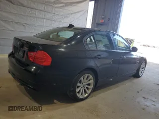 2011 BMW 3 Series 328i xDrive z VIN WBAPK5C55BF123867, wystawiony jako Copart lot #54008675 z przebiegiem 136 222 mil mil oraz Szkoda całkowita • Salvage title. Historia ofert i sprzedaży dostępna na DreamBid. Obrazek 3.