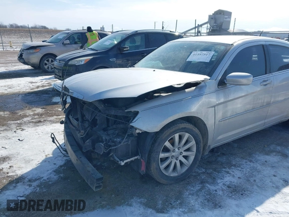 2012 Chrysler 200 Touring with VIN 1C3CCBBG9CN321735, listed as a IAAI auction lot 41597517 with 163,747 mi miles. Bid and sale history available at carsss.com. Image 6.