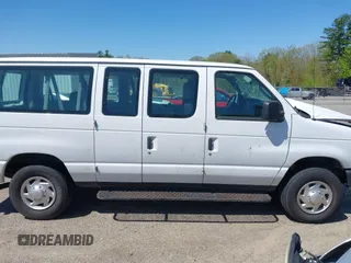 2013 Ford Econoline Passenger XL z VIN 1FBNE3BL8DDA48011, wystawiony jako IAAI lot #42221850 z przebiegiem 74 189 mil mil oraz . Historia ofert i sprzedaży dostępna na DreamBid. Obrazek 13.