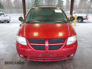 2005 Dodge Caravan SXT with VIN 2D4GP44LX5R210076, listed as a IAAI auction lot 41856927 with 291,712 mi miles and . Bid and sale history available at carsss.com. Image 12.