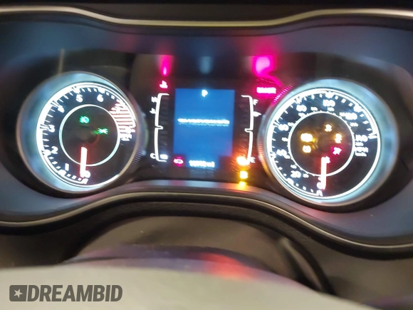 2020 Jeep Cherokee Altitude с VIN 1C4PJMLX9LD527561, выставлен на аукционе IAAI как лот 41417752 с пробегом 93 992 миль миль и . История ставок и продаж доступна на DreamBid. Изображение 7.