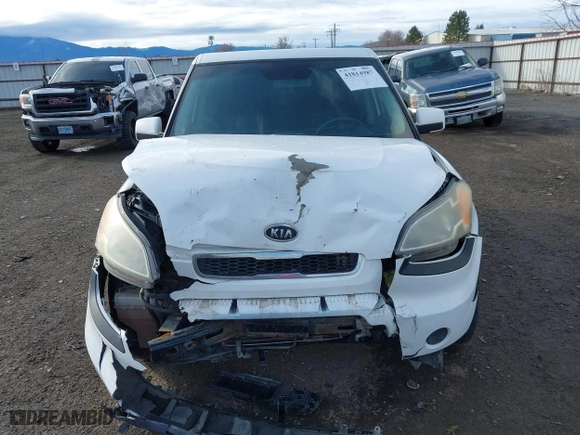 2010 Kia Soul + with VIN KNDJT2A20A7701556, listed as a IAAI auction lot 41814987 with 201,712 mi miles. Bid and sale history available at carsss.com. Image 12.