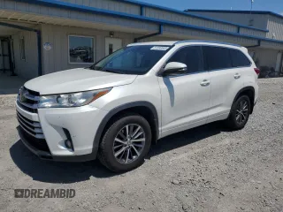 2017 Toyota Highlander XLE with VIN 5TDJZRFH2HS514016, listed as a Copart auction lot 57293565 with 125,738 mi miles and Salvage title. Bid and sale history available at DreamBid. Image 1.