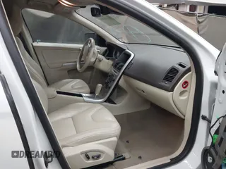 2011 Volvo XC60 3.0T with VIN YV4902DZ4B2179224, listed as a IAAI auction lot 42272698 with 95,022 mi miles and . Bid and sale history available at DreamBid. Image 5.