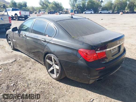 2012 BMW 7 Series 750i z VIN WBAKA8C52CDX01483, wystawiony jako IAAI lot #42626956 z przebiegiem 168 729 mil mil oraz . Historia ofert i sprzedaży dostępna na DreamBid. Obrazek 3.