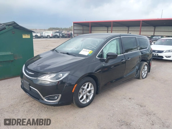 2018 Chrysler Pacifica Touring Plus z VIN 2C4RC1FG7JR358146, wystawiony jako IAAI lot #42155238 z przebiegiem 73 914 mil mil oraz . Historia ofert i sprzedaży dostępna na DreamBid. Obrazek 20.