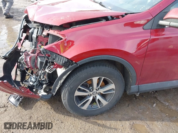 2018 Toyota RAV4 XLE with VIN 2T3RFREV1JW778612, listed as a IAAI auction lot 41664082 with 92,417 mi miles. Bid and sale history available at carsss.com. Image 6.