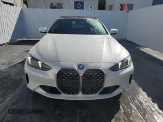 2025 BMW 4 Series 430i with VIN WBA33DB00SCT26226, listed as a Copart auction lot 45413105 with 9,052 mi miles and Clean Title. Bid and sale history available at carsss.com. Image 5.