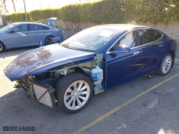 2019 Tesla Model S 75D with VIN 5YJSA1E27KF333645, listed as a IAAI auction lot 41647989 with 52,528 mi miles. Bid and sale history available at carsss.com. Image 2.