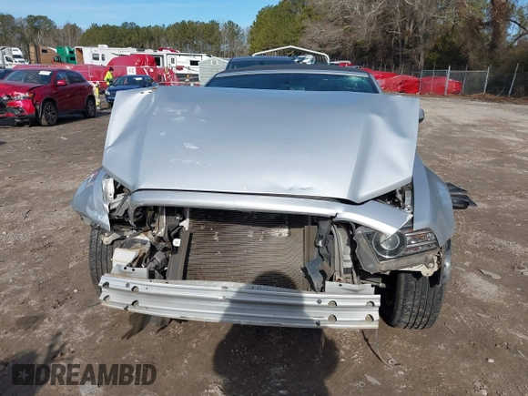 2013 Ford Mustang V6 z VIN 1ZVBP8EM9D5236439, wystawiony jako IAAI lot #41332666 z przebiegiem 156 371 mil mil oraz . Historia ofert i sprzedaży dostępna na DreamBid. Obrazek 12.