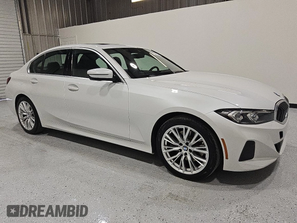 2024 BMW 3 Series 330i with VIN 3MW69FF05R8E27751, listed as a Copart auction lot 54630025 with 34,919 mi miles and Clean Title. Bid and sale history available at carsss.com. Image 4.