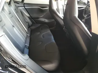 2014 Tesla Model S 60 z VIN 5YJSA1H11EFP36480, wystawiony jako Copart lot #71210254 z przebiegiem 121 014 mil mil oraz Szkoda całkowita • Salvage title. Historia ofert i sprzedaży dostępna na DreamBid. Obrazek 11.