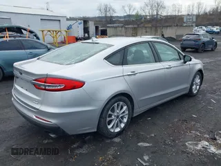 2019 Ford Fusion SE with VIN 3FA6P0HD7KR245691, listed as a IAAI auction lot 42023751 with 32,622 mi miles. Bid and sale history available at carsss.com. Image 4.