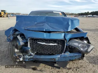 2020 Chrysler 300 S z VIN 2C3CCABT3LH222084, wystawiony jako Copart lot #85189304 z przebiegiem Nie podano mil oraz Szkody całkowita. Historia ofert i sprzedaży dostępna na DreamBid. Obrazek 5.
