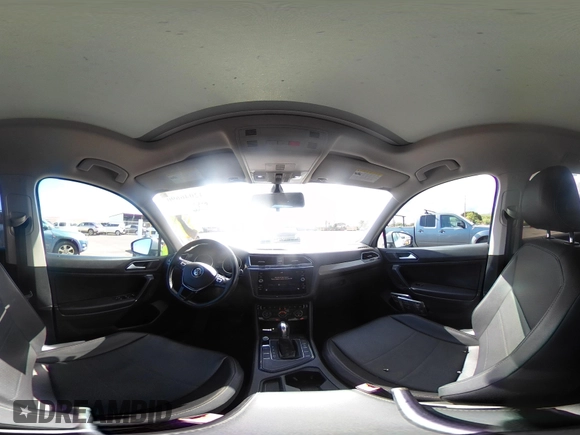 2018 Volkswagen Tiguan SEL z VIN 3VV3B7AX7JM126402, wystawiony jako IAAI lot #42046690 z przebiegiem 54 790 mil mil oraz . Historia ofert i sprzedaży dostępna na DreamBid. Obrazek 18.